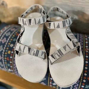 Teva Womens Flatform Universal Sandal - White Sz 9